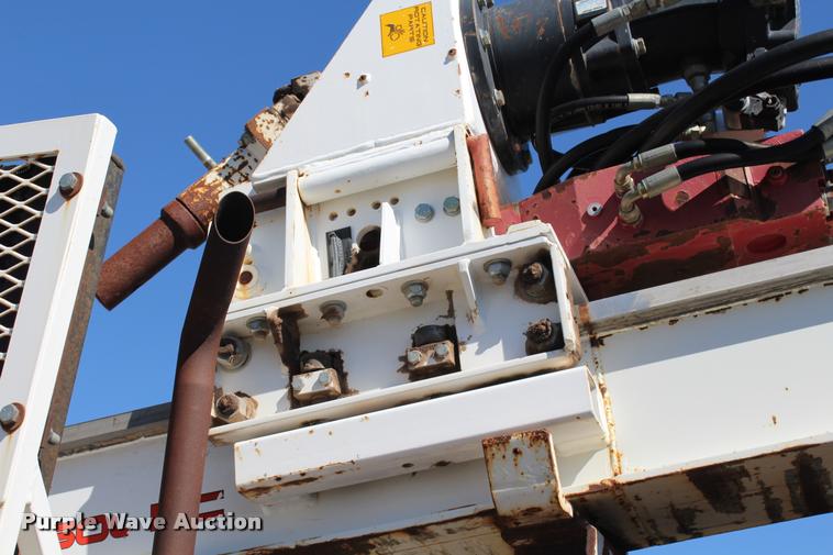 image for item K1916 1994 International 4700LP flatbed truck with environmental drill