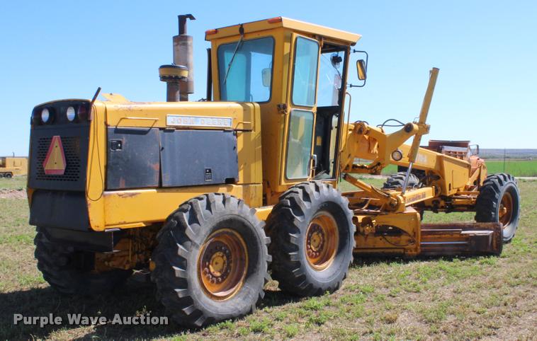 image for item K1917 John Deere 770A motor grader