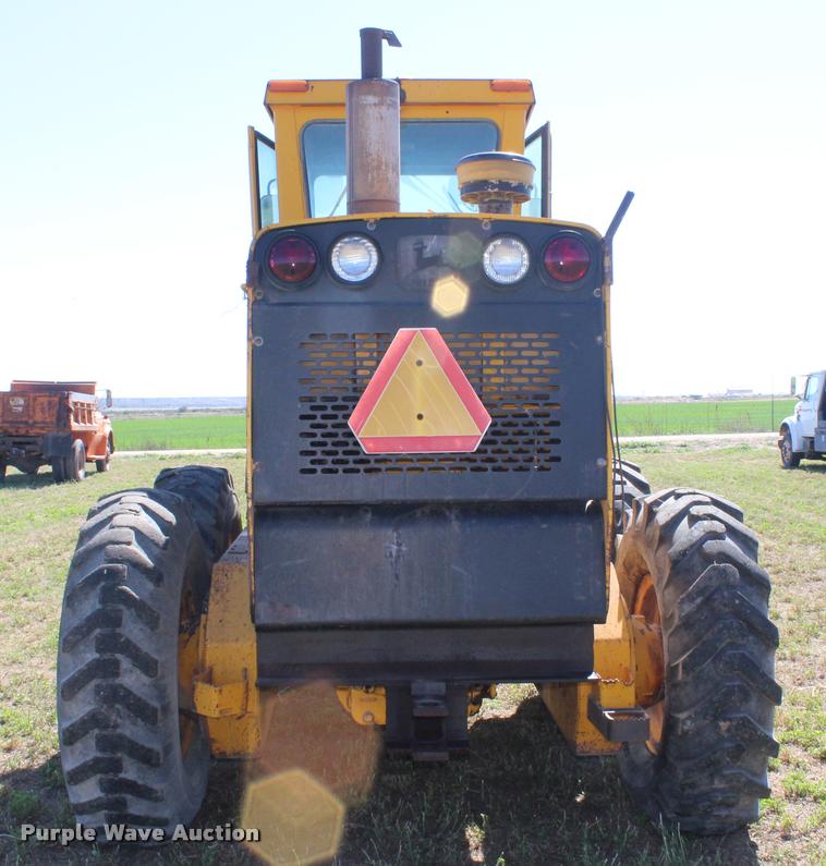 image for item K1917 John Deere 770A motor grader