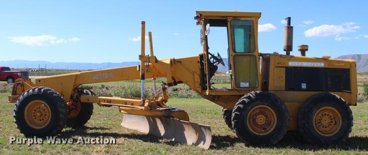 image for item K1917 John Deere 770A motor grader