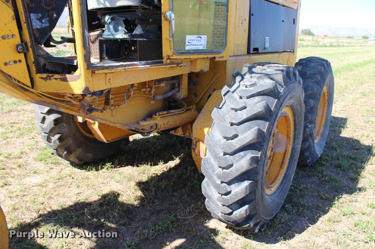 image for item K1917 John Deere 770A motor grader