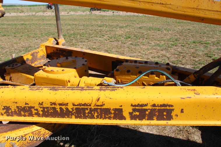 image for item K1917 John Deere 770A motor grader