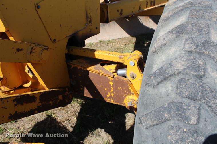 image for item K1917 John Deere 770A motor grader