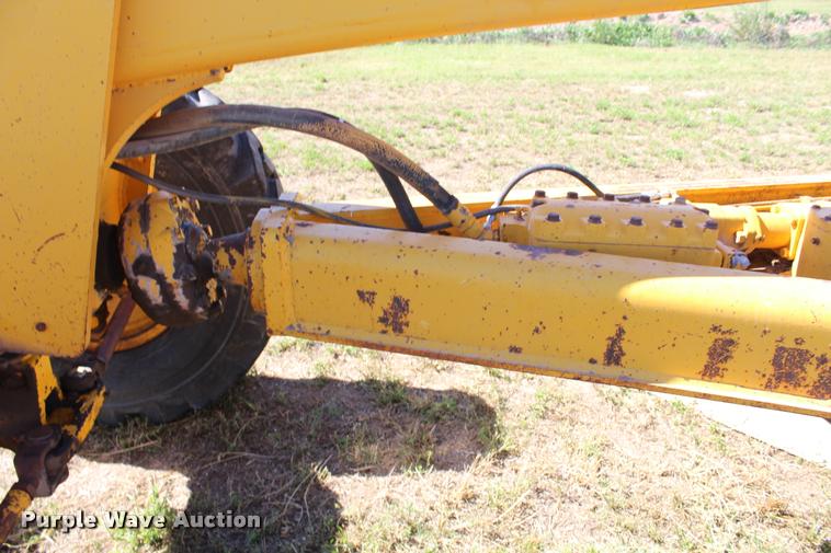 image for item K1917 John Deere 770A motor grader
