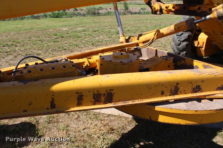 image for item K1917 John Deere 770A motor grader