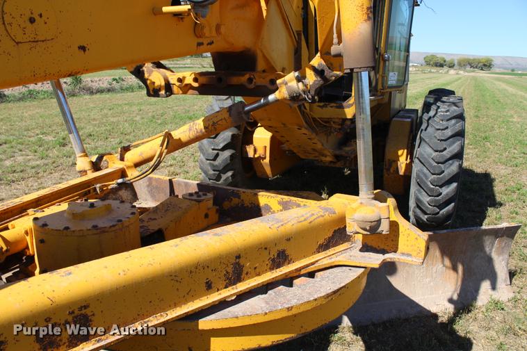 image for item K1917 John Deere 770A motor grader