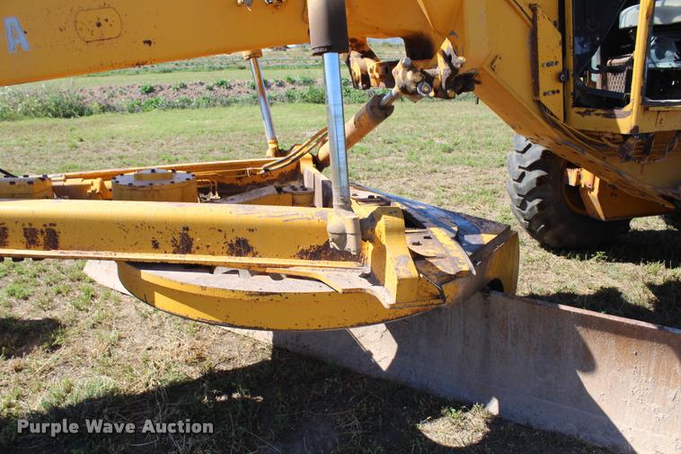 image for item K1917 John Deere 770A motor grader