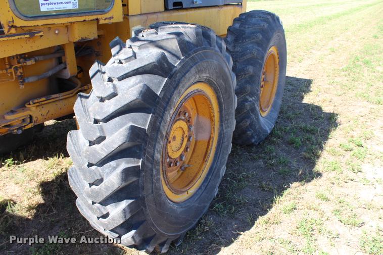 image for item K1917 John Deere 770A motor grader