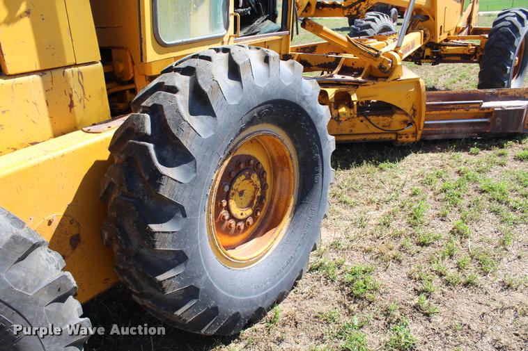 image for item K1917 John Deere 770A motor grader