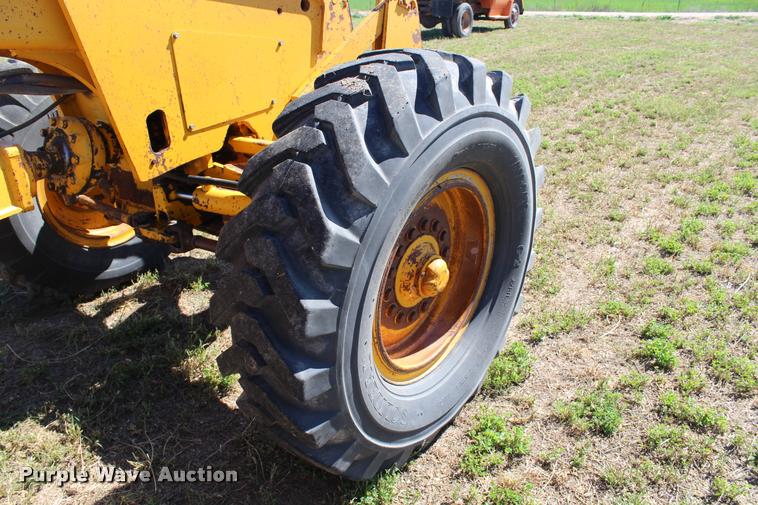 image for item K1917 John Deere 770A motor grader