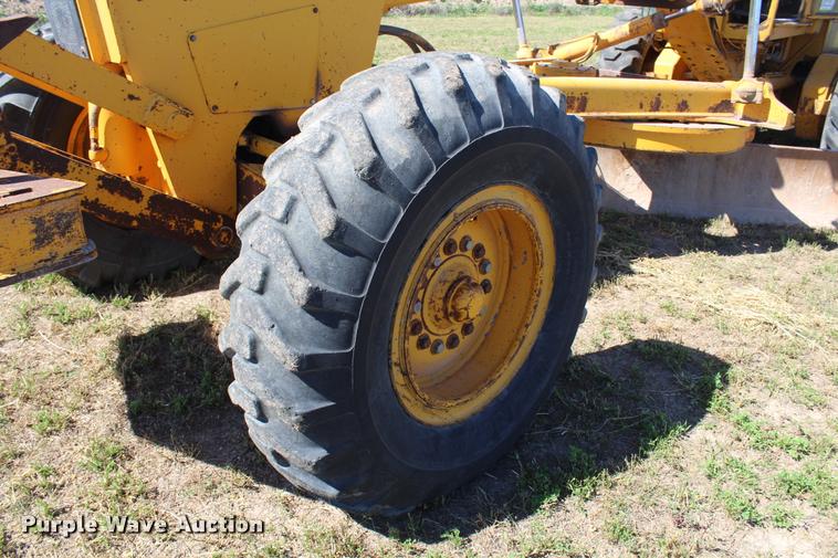 image for item K1917 John Deere 770A motor grader