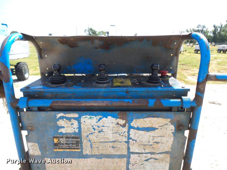 image for item K3001 2004 Genie S60 boom lift