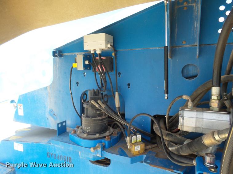 image for item K3001 2004 Genie S60 boom lift