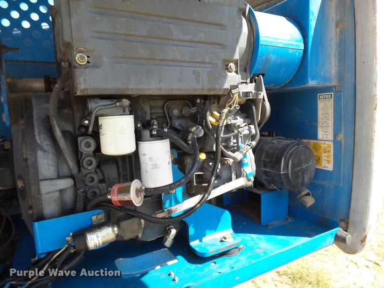 image for item K3001 2004 Genie S60 boom lift