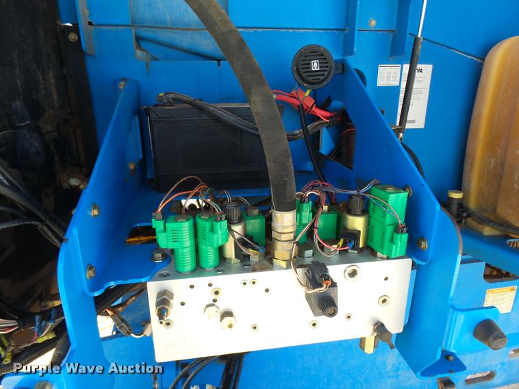 image for item K3001 2004 Genie S60 boom lift