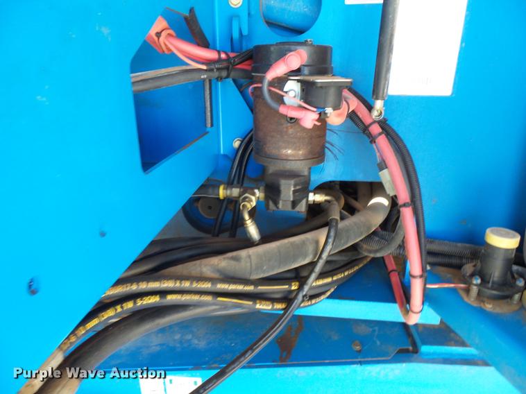 image for item K3001 2004 Genie S60 boom lift