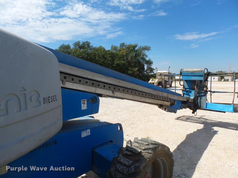 image for item K3001 2004 Genie S60 boom lift