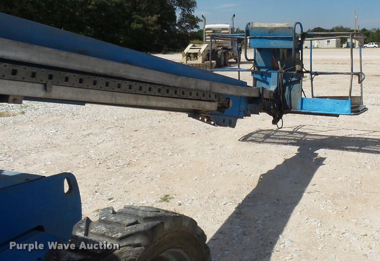 image for item K3001 2004 Genie S60 boom lift