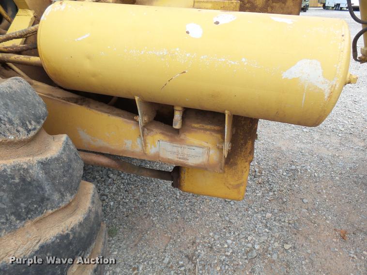 image for item K3104 1973 Caterpillar 613 elevating scraper