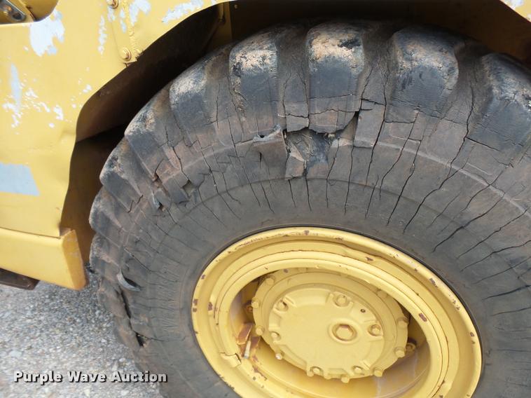 image for item K3104 1973 Caterpillar 613 elevating scraper