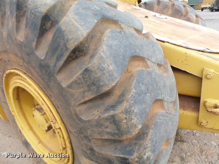 image for item K3104 1973 Caterpillar 613 elevating scraper