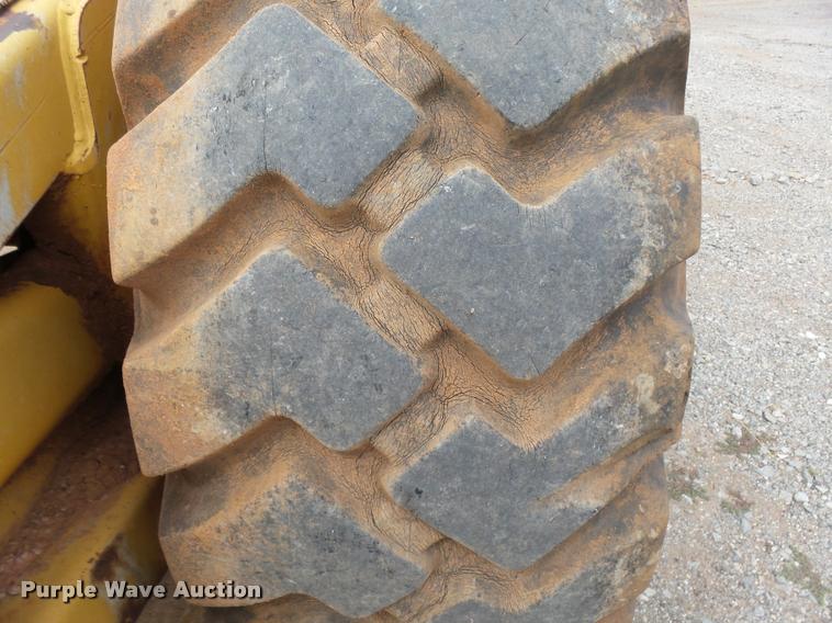 image for item K3104 1973 Caterpillar 613 elevating scraper