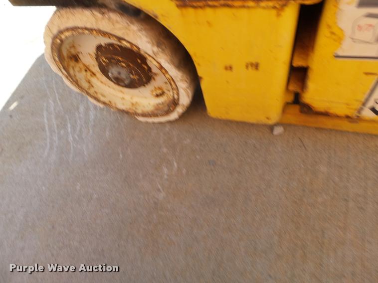 image for item K3453 Haulotte 1530E scissor lift