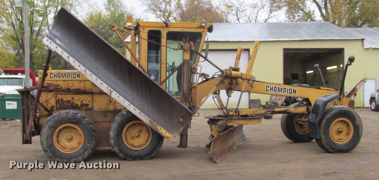 image for item K4221 1989 Champion 730A motor grader