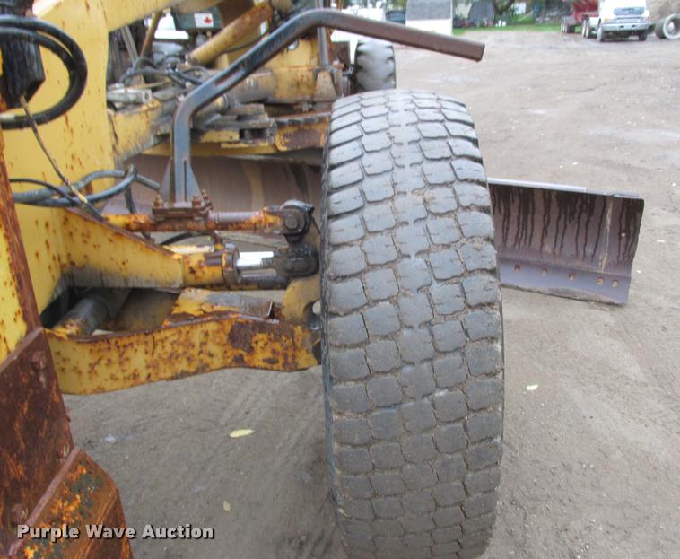 image for item K4221 1989 Champion 730A motor grader