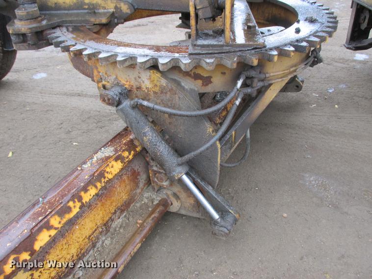 image for item K4221 1989 Champion 730A motor grader