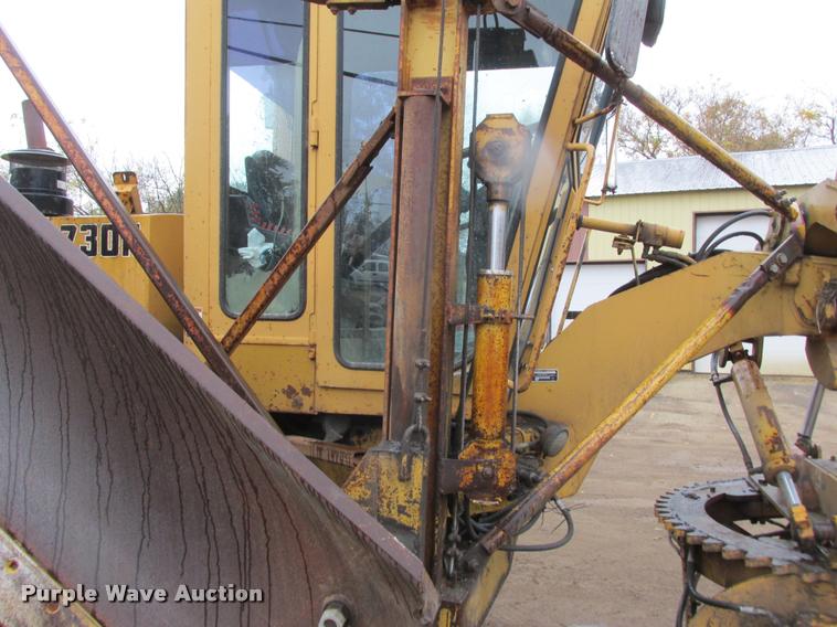 image for item K4221 1989 Champion 730A motor grader