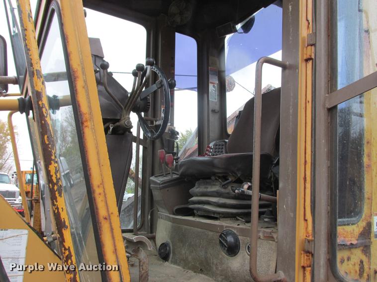 image for item K4221 1989 Champion 730A motor grader