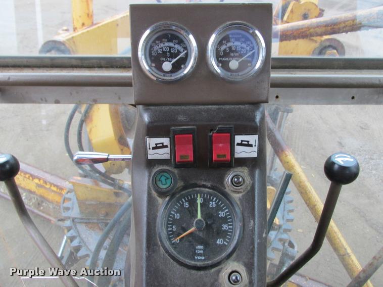 image for item K4221 1989 Champion 730A motor grader