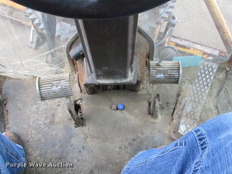 image for item K4221 1989 Champion 730A motor grader