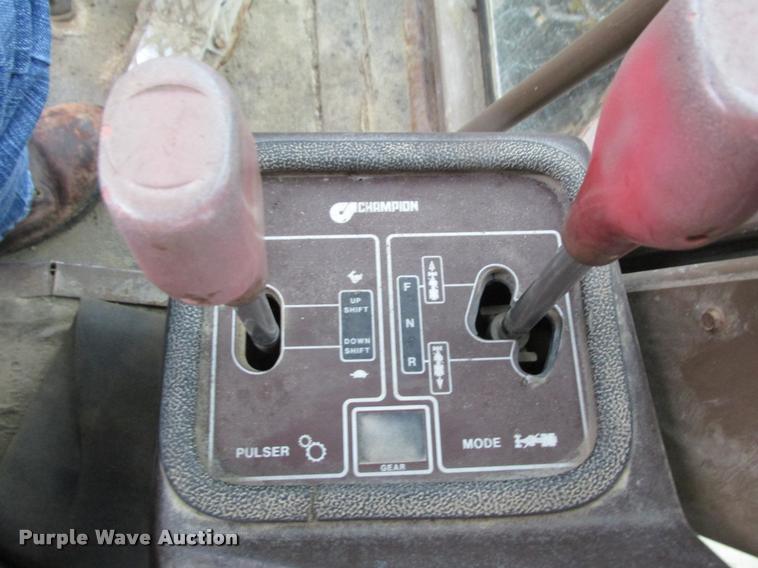 image for item K4221 1989 Champion 730A motor grader