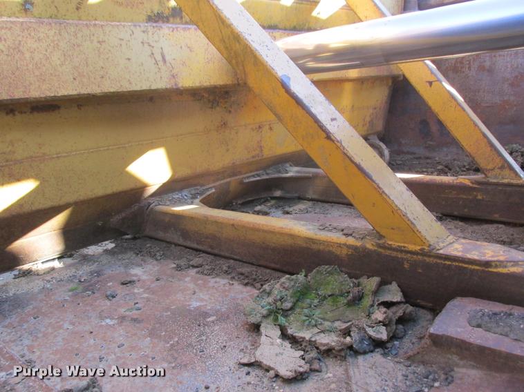 image for item K4237 1973 Caterpillar 637 conventional scraper