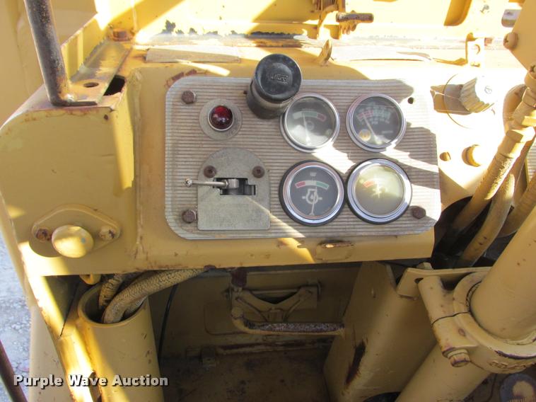 image for item K4237 1973 Caterpillar 637 conventional scraper