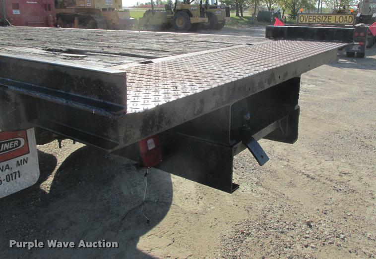 image for item K4240 1974 International Loadstar 1700 flatbed truck