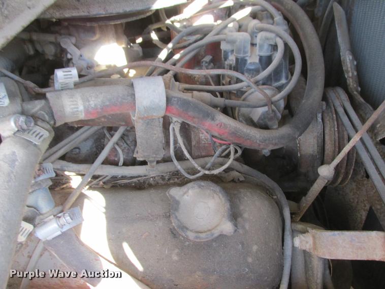 image for item K4240 1974 International Loadstar 1700 flatbed truck