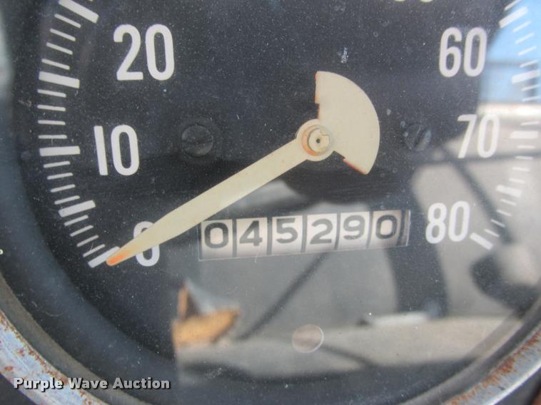 image for item K4240 1974 International Loadstar 1700 flatbed truck