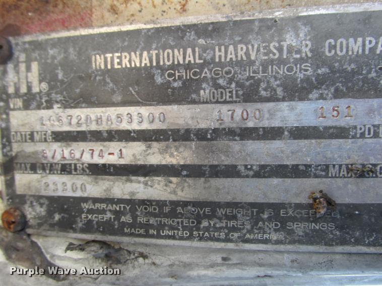 image for item K4240 1974 International Loadstar 1700 flatbed truck