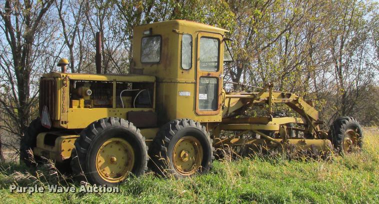 image for item K4241 1940 Caterpillar 12 rigid frame motor grader