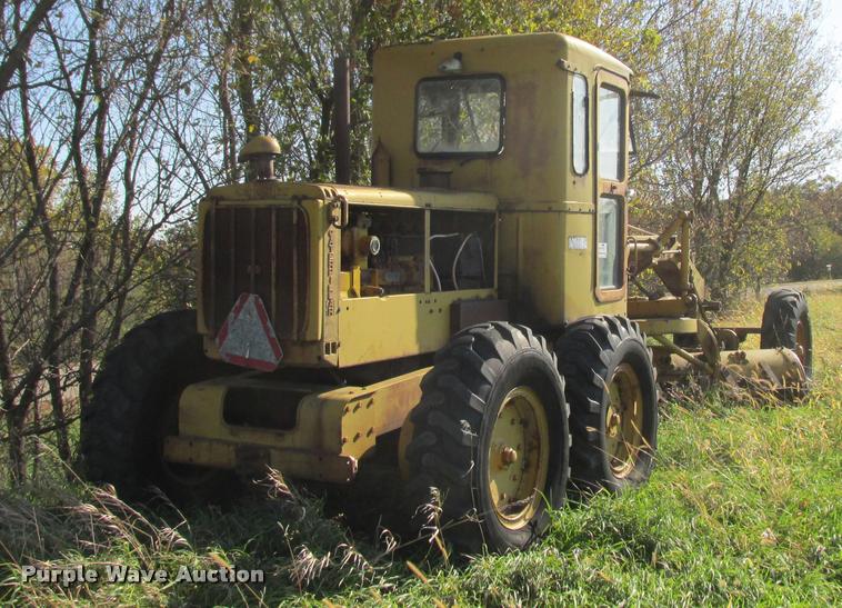 image for item K4241 1940 Caterpillar 12 rigid frame motor grader