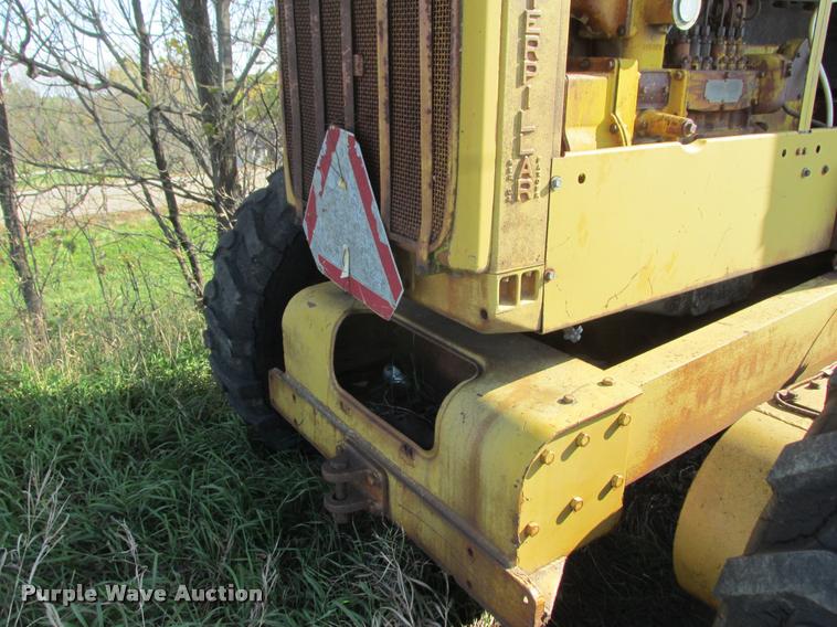 image for item K4241 1940 Caterpillar 12 rigid frame motor grader