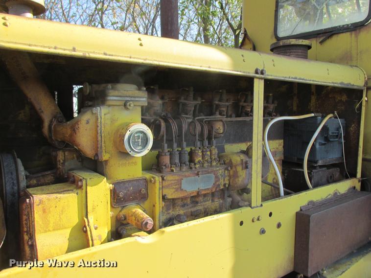 image for item K4241 1940 Caterpillar 12 rigid frame motor grader