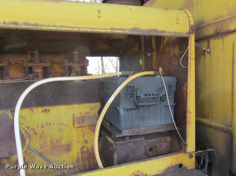 image for item K4241 1940 Caterpillar 12 rigid frame motor grader