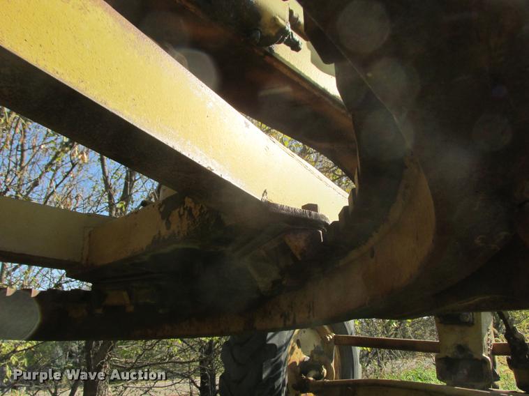 image for item K4241 1940 Caterpillar 12 rigid frame motor grader