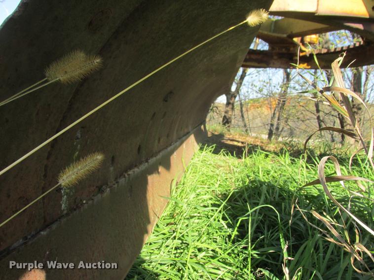 image for item K4241 1940 Caterpillar 12 rigid frame motor grader