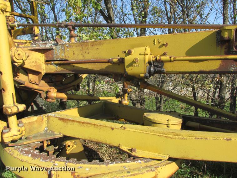 image for item K4241 1940 Caterpillar 12 rigid frame motor grader