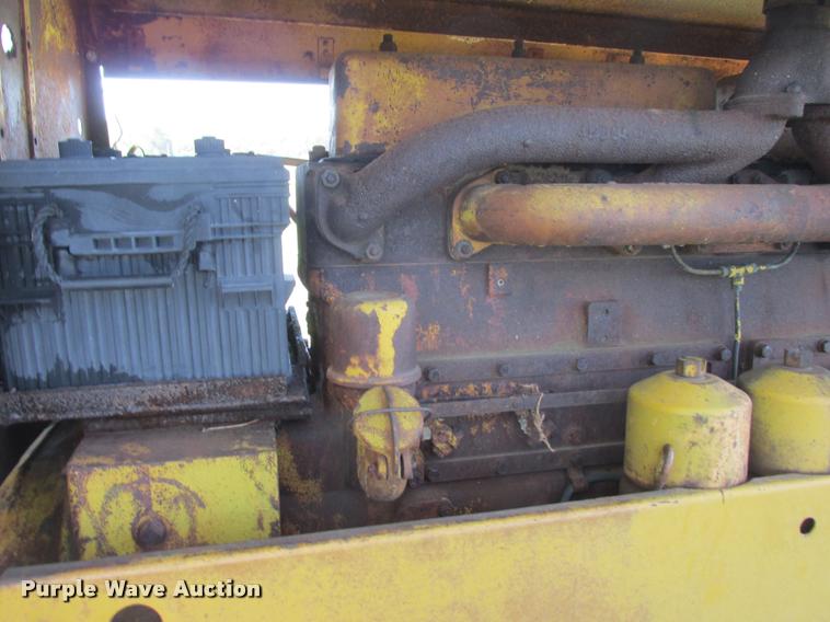 image for item K4241 1940 Caterpillar 12 rigid frame motor grader